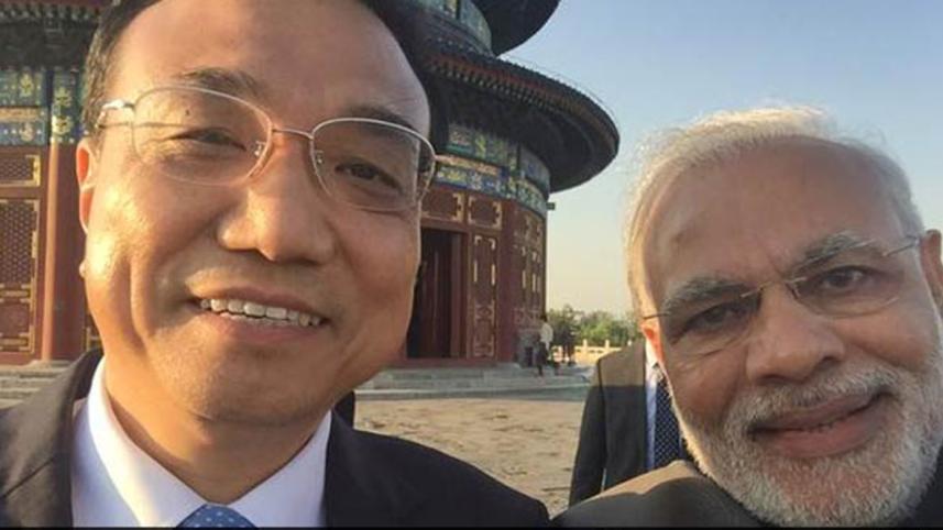 PM-Modi-Selfie-pic-NS.jpg