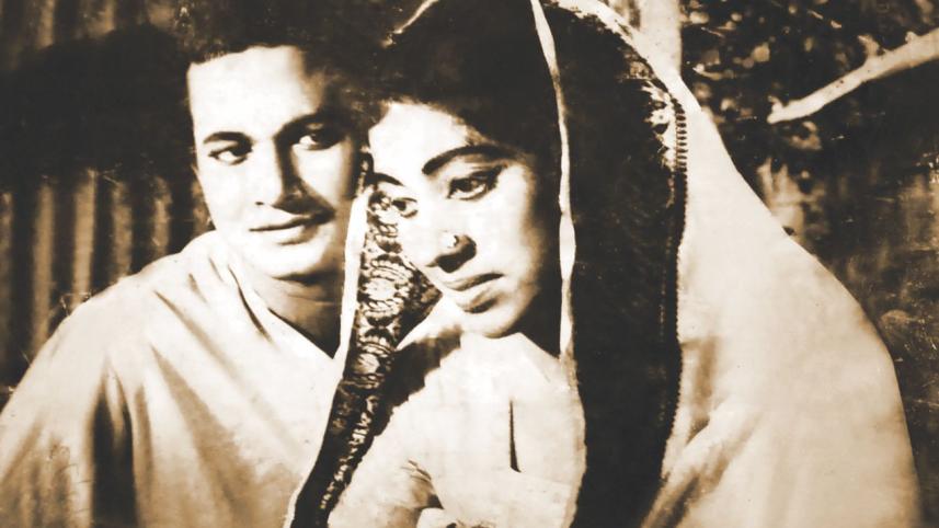 Razzak with actress Anowara.