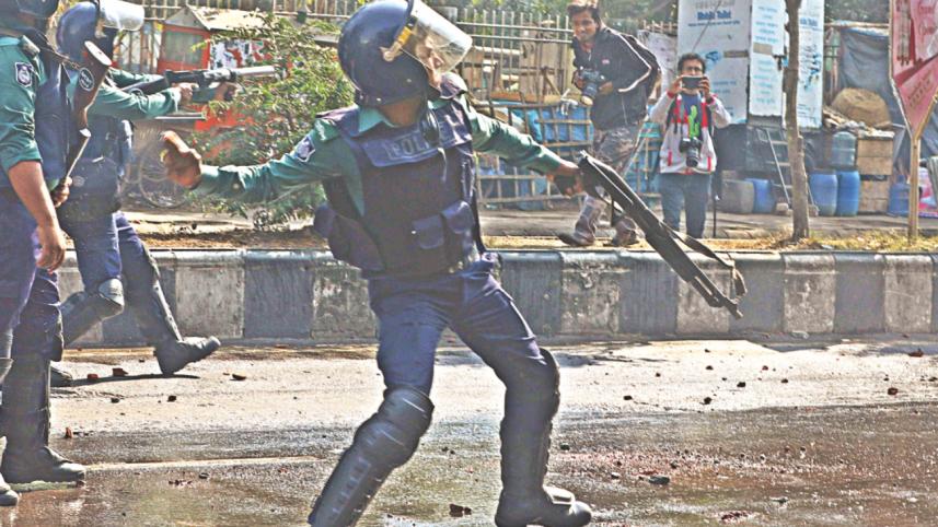 Shahbagh engulfed by teargas, protest