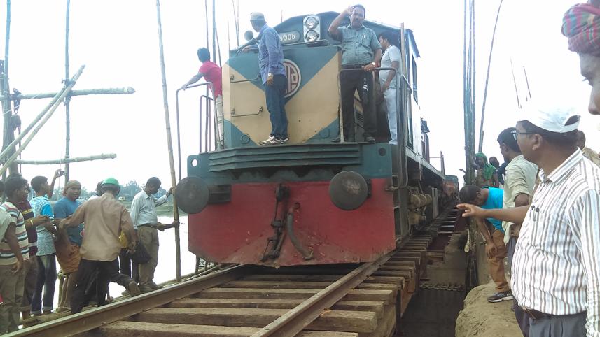 tangail_ballast_train.jpg