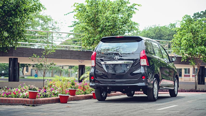Toyota Avanza 1.jpg