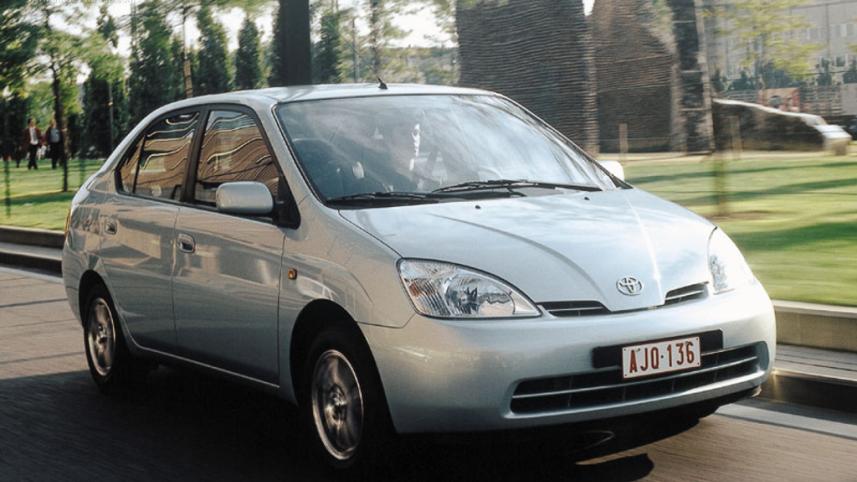 TOYOTAPrius-3608_2.jpg