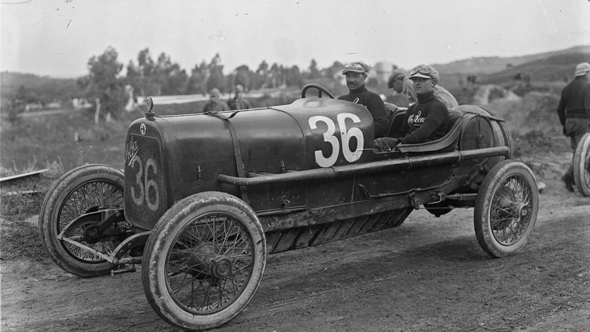 ugo_sivocci_in_his_alfa_romeo_20-30_es_at_the_1922_targa_florio_0.jpg