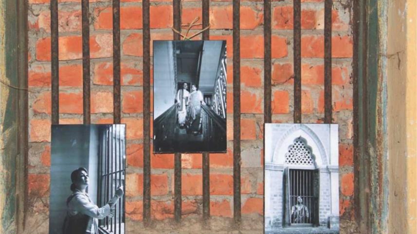 Uronto, flying away in search of art