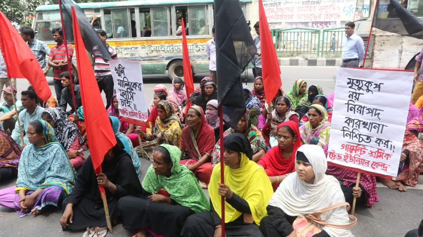 workers at a rally