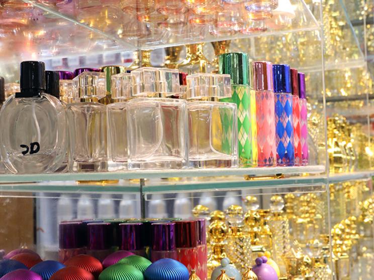 perfume_market_old_dhaka_1.jpg