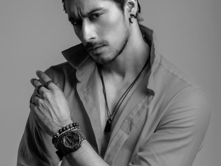 Unlock your style with these trending men’s accessories 