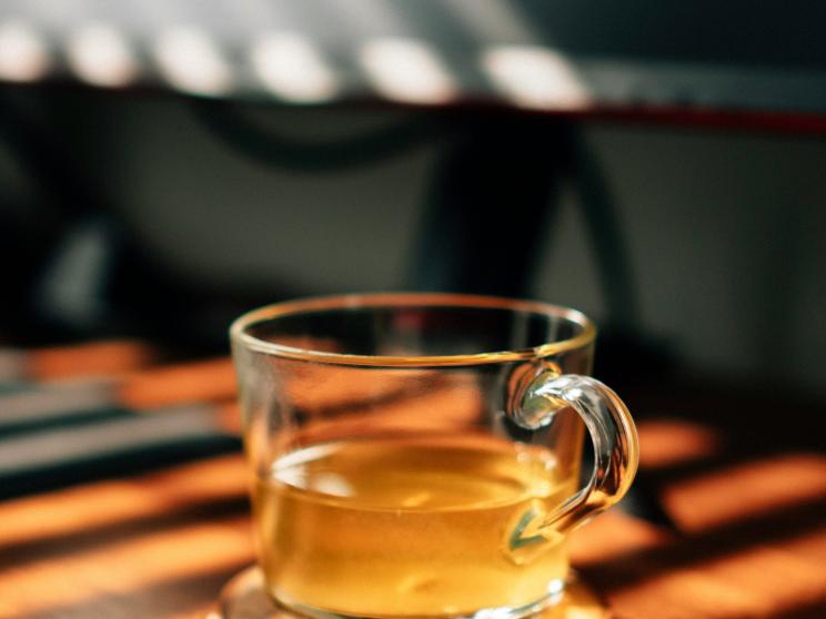 Is tea really healthy or just a comforting habit?        luke-oslizlo-eco4kafd_jq-unsplash.jpg