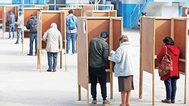 Chileans-vote.jpg