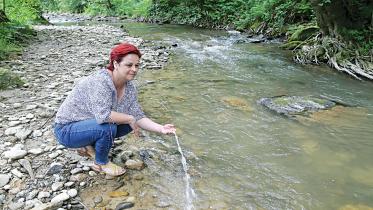 Bosnian-woman.jpg
