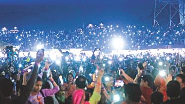 AARONG 40 YEARS FESTIVAL LIGHTS UP DHAKA