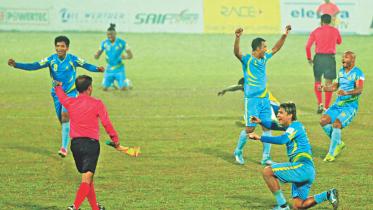 abahani wins sixth.jpg
