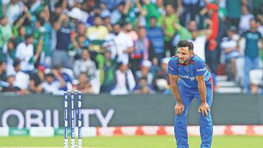 Afghanistan skipper Gulbadin Naib.jpg