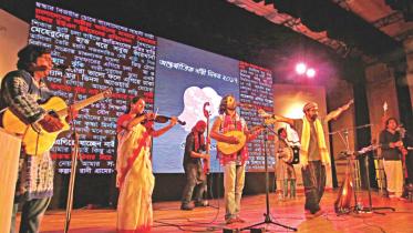 Appreciating women's crowning glories