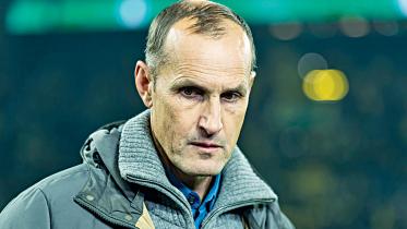 Augsburg-coach-Heiko-Herrlich.jpg