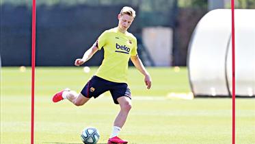 Barcelona-midfieider-Frenkie-de-Jong.jpg