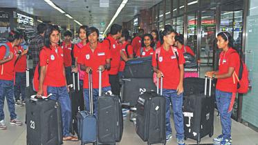 bd womens football team.jpg