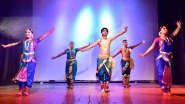 Bharatanatyam and Manipuri performances.jpg