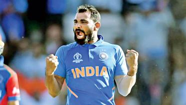 bowler-Mohammed-Shami.jpg