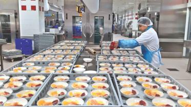 catering unit Emirates.jpg