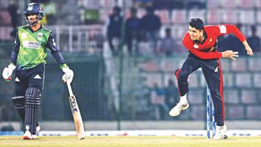 Cumilla Warriors spinner Mujeeb Ur Rahman.jpg