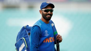 Dinesh Karthik.jpg