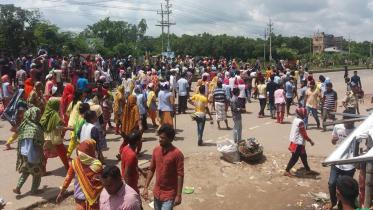 Gazipur---Road-block--5-wb.jpg
