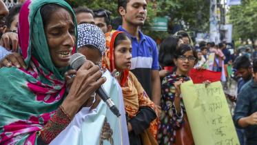 human chain against rape.jpg