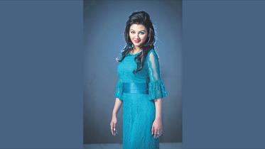 Jaya captivating Konttho.jpg