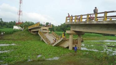Jhenidah collapse bridge.jpg
