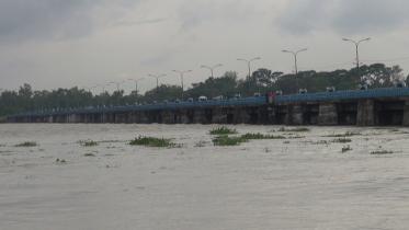 Lalmonirhat teesta water-edit.jpg