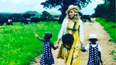 madonna with new kids.jpg