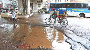 Malibagh Level Crossing.jpg