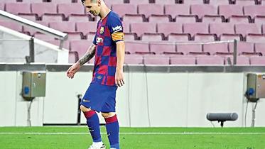 messi-exit.jpg