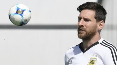 Messi-Zabaleta.jpg