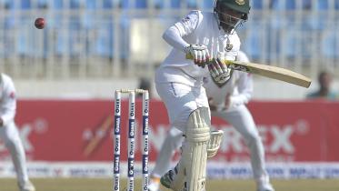 Mominul vs Pakistan.jpg