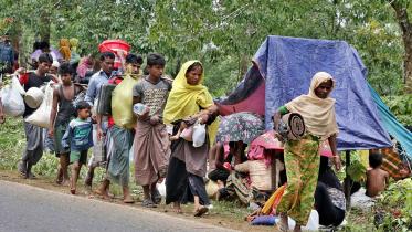 monetary-help-Rohingya-refugees.jpg