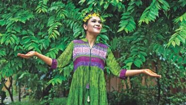 Monsoon makeup and  fashion hacks