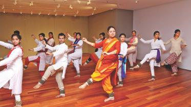 Munmun Ahmed and her visual poetry of Kathak