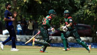 Mushfiq and Liton Das.JPG