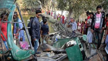 Mymensingh road crash.jpg