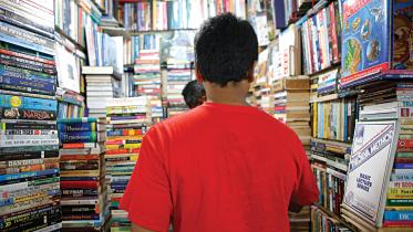 Nilkhet Book Market 4.jpg