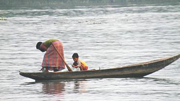 Poverty forces net fish.jpg