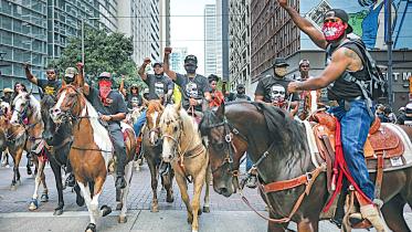 Protesters-on-horseback-rally.jpg