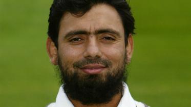 Saqlain_Mushtaq_590541.jpg