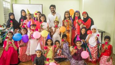 Shwapnil Shojib with the street children.jpg