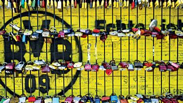 Signal-Iduna-Park.jpg
