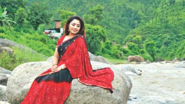 singer Eva Rahman
