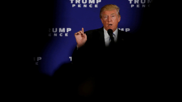 Trump-uses-web.gif