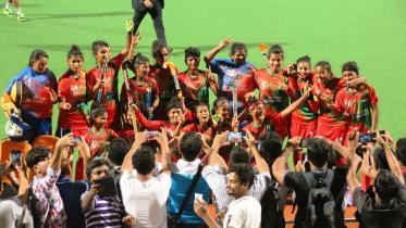 Women's hockey.jpg